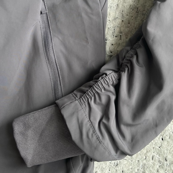 Nike Women’s Shield Golf Bomber Jacket | S - Picture 7 of 10